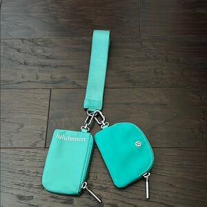 Lululemon Teal Wristlet Set